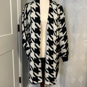 Who What Wear Black & White Houndstooth Cardigan  Sweater - size S